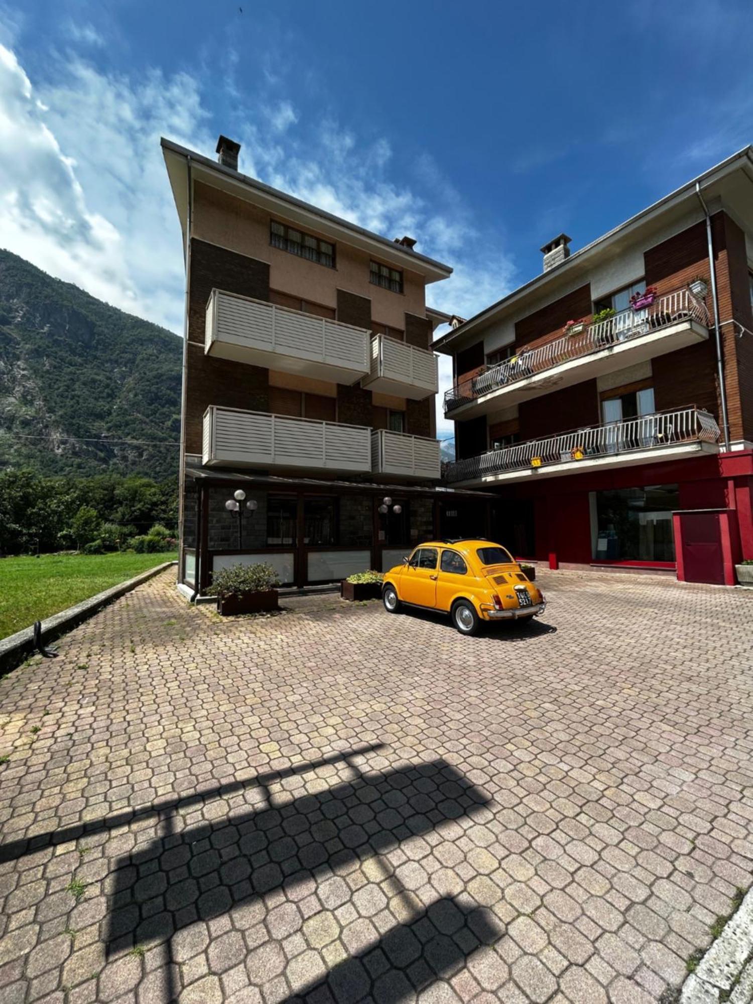 Albergo Carla Pont-Saint-Martin Bagian luar foto
